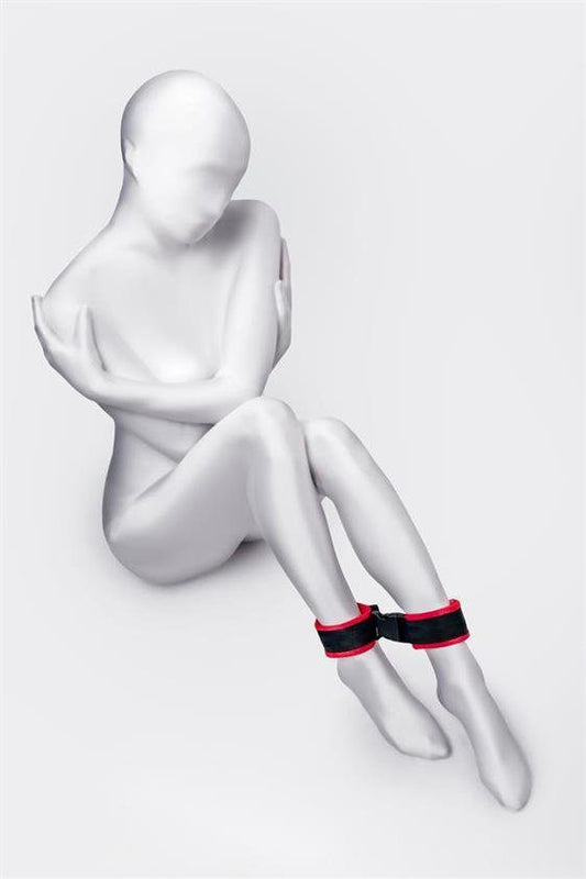 Cavigliere in tessuto vellutato rosso