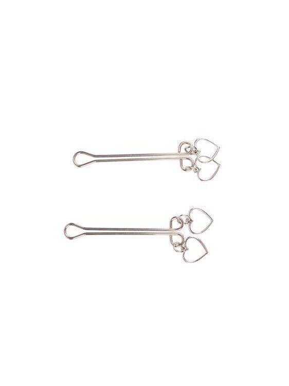 Stringi capezzoli con cuoricini